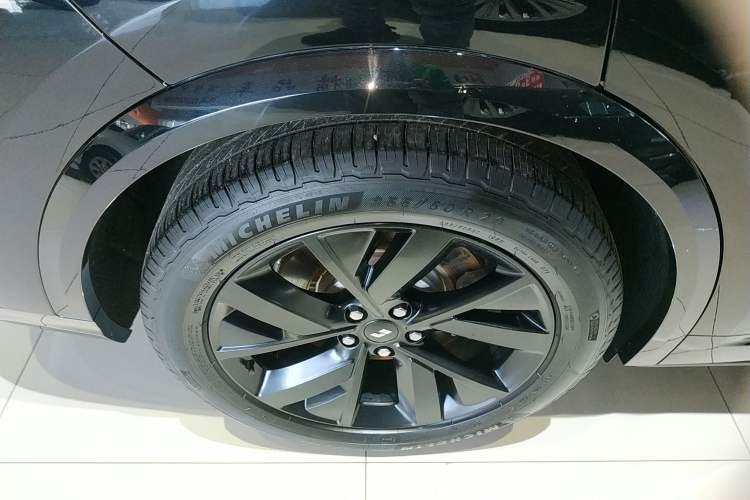 Used Li Auto L8 2023 Pro Model
