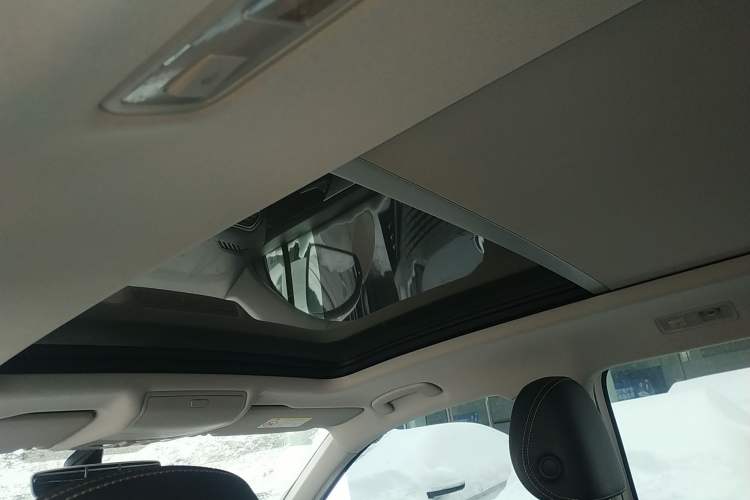 Used Volkswagen Tiguan L 2019 Revised 330TSI Automatic Two-Wheel Drive Smart & Luxury Edition China VI Standard