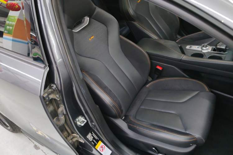 Used Changan UNI-V 2022 2.0T Leading-Speed Edition
