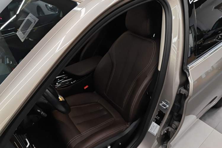 Used BMW 5 Series 2019 525Li Luxury Package