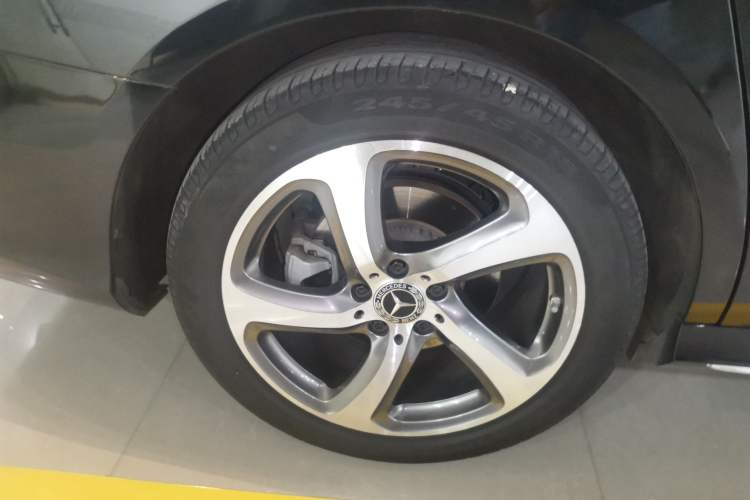 Used Mercedes-Benz E-Class 2019 Restyled E 300 L Sporty and Stylish Edition
