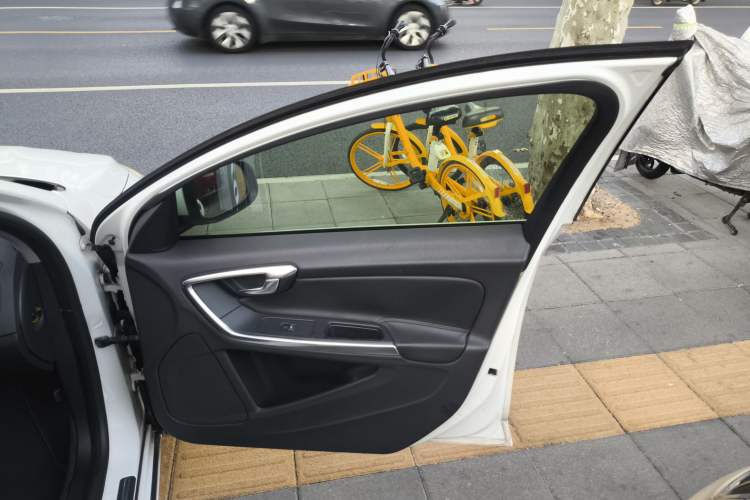 Used Volvo S60 2013 T5 Comfort Edition
