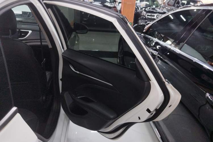 Used Buick GT 2018 18T Automatic Elite Model
