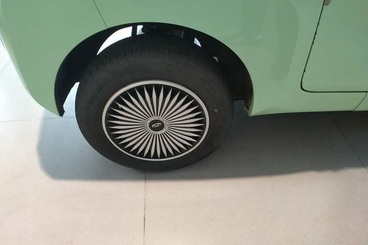 Used Chery QQ Ice Cream 2022 120km Conical Shape Lithium Iron Phosphate