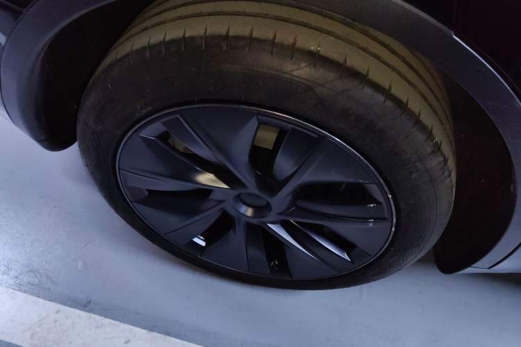 Used Tesla Model Y 2024 Rear-Wheel-Drive Version
