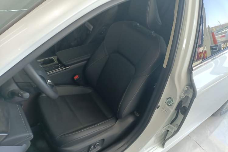 Used Toyota Camry 2024 2.0G Prestige Edition
