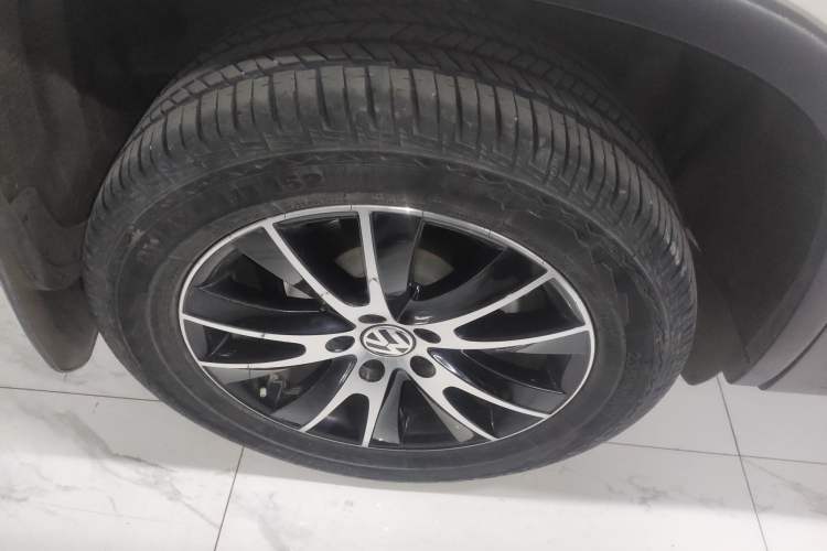 Used Volkswagen Tiguan 2015 1.8TSI Automatic Two-Wheel Drive Luxury Model
