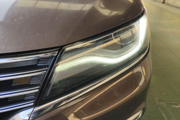 Used Roewe RX5 2016 20T Two-Wheel Drive Automatic Internet Smart Edition
