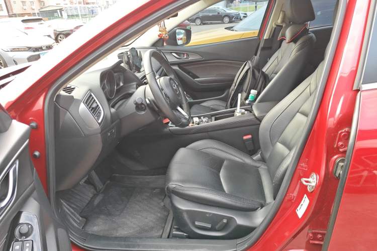 Used Mazda Mazda 3 Axela 2017 Hatchback 2.0L Automatic Sport Model China VI Standard