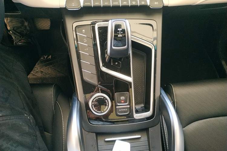 Used Geely Auto Emgrand X7 Sport 2022 Boyue X 1.8TD DCT ZhiZun Edition
