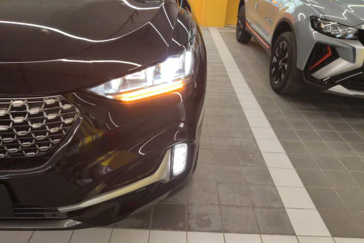 Used Wey VV6 2021 2.0T Two-Wheel Drive Smart Plus
