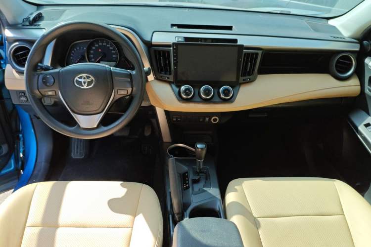 Used Toyota RAV4 2016 2.0L CVT Two-Wheel Drive Urban Edition China V Standard