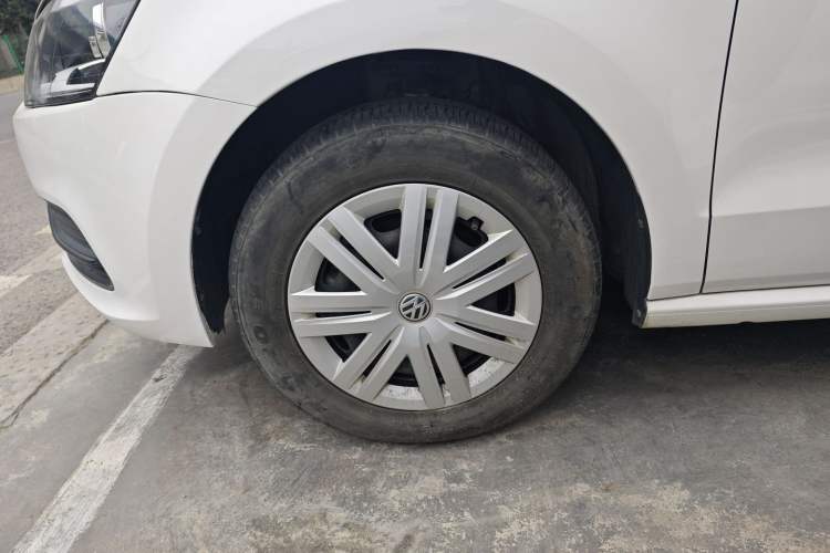 Used Volkswagen Polo 2016 1.4L Manual Fashion Model