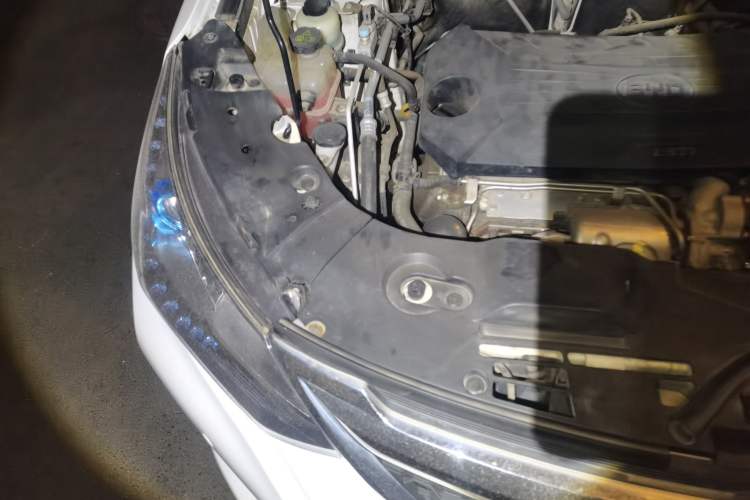 Used BYD Song 2016 GaiShi Edition 1.5TI Manual Elite Model
