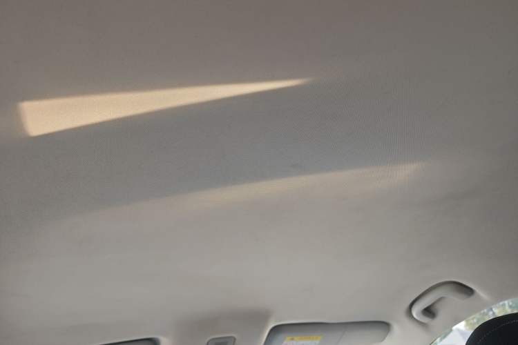 Used Roewe i5 2020 1.5L Manual 4G Connect Luxury Edition
