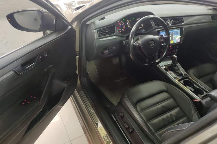 Used Volkswagen Passat 2017 330TSI DSG Luxury Edition