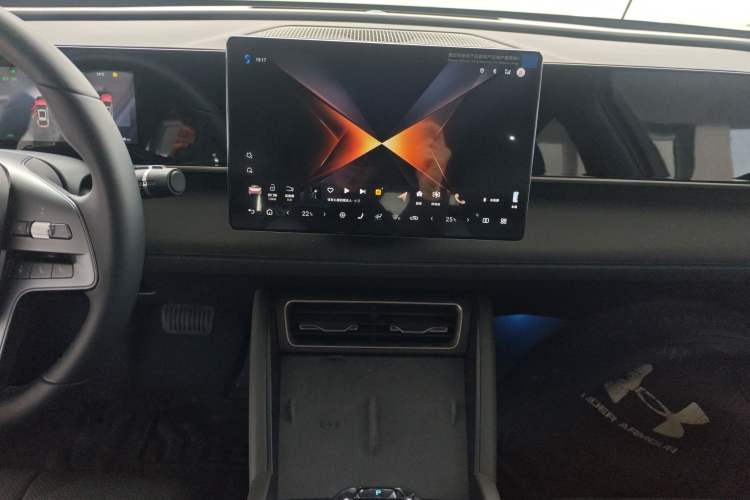 Used BYD Qin L 2025 DM-i Smart Drive 120KM Superior Model
