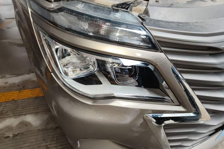 Used FORTHING Lingzhi 2020 M5L 1.6L Luxury 7-Seater
