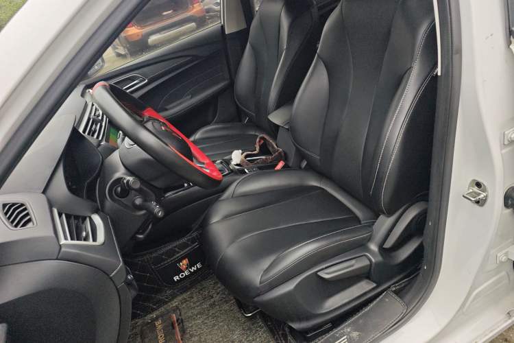 Used Roewe i5 2020 1.5L Automatic 4G Connect Luxury Flagship Edition
