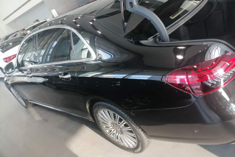 Used Mercedes-Benz E-Class 2021 E 300 L Luxury Model

