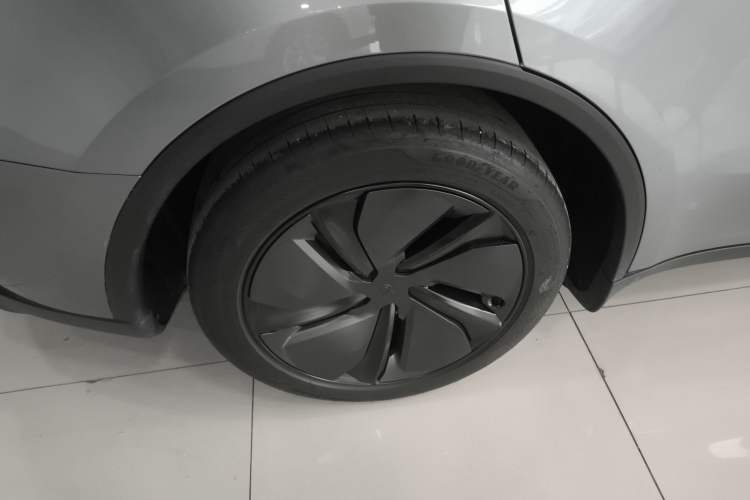 Used Tesla Model Y 2025 Rear-Wheel-Drive Version