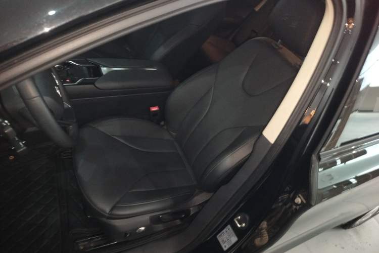 Used Hongqi E-QM5 2023 620km PLUS
