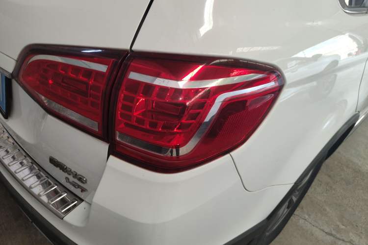 Used Haval H6 2014 Sport Version 1.5T Manual Two-Wheel Drive Elite Edition