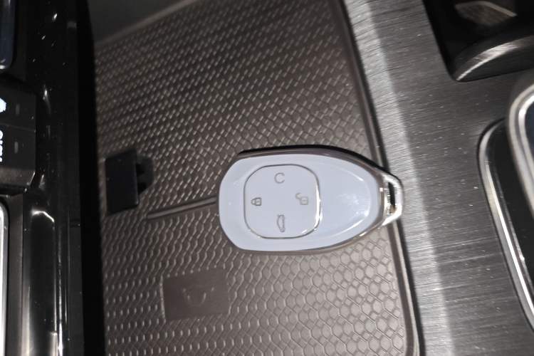 Used GAC Trumpchi GS8 2024 Linghang Series 2.0 TGDI Two-Wheel Drive Luxury Smart Connectivity Version