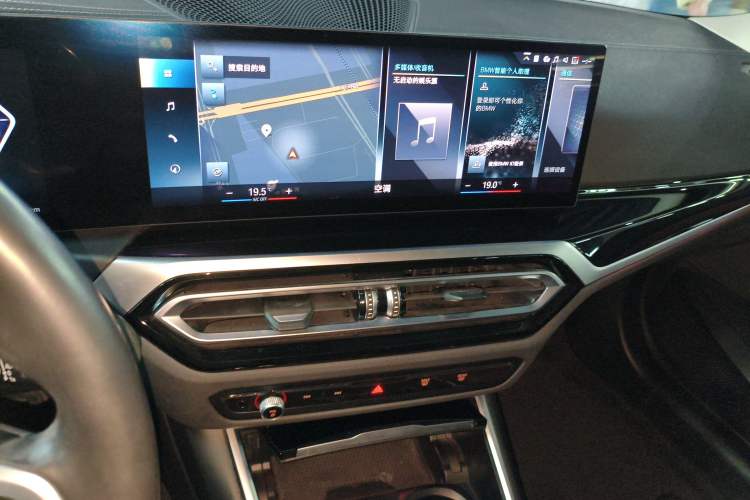 Used BMW i3 2022 eDrive 35 L
