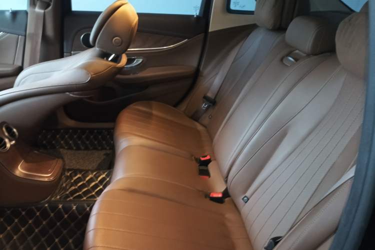 Used Mercedes-Benz E-Class 2021 E 260 L
