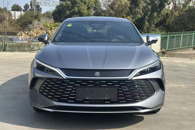 Used BYD Qin L 2025 DM-i Smart Drive 120KM Superior Model
