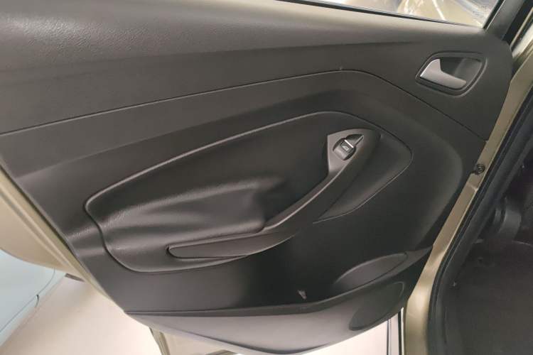 Used Ford Kuga 2015 1.5L GTDi Two-Wheel-Drive Comfort Model
