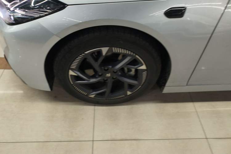 Used  GT 2023 560 Rear-Drive Seven-Wing Edition