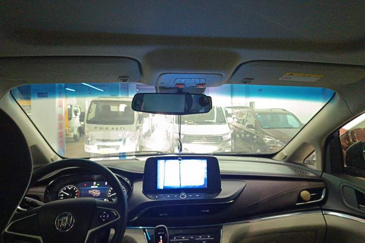 Used Buick GL8 2020 Land Cruiser Executive Class 652T Comfort Model
