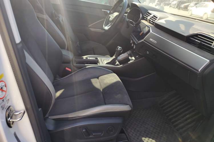 Used Audi Q3 2021 35 TFSI Fashion Dynamic Model