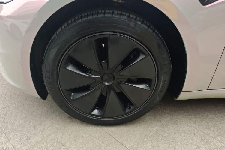 Used Tesla Model 3 2023 Rear-Wheel-Drive Version
