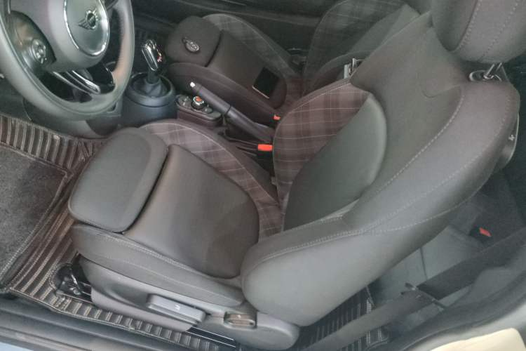 Used  MINI 2018 1.5T COOPER Classic Edition
