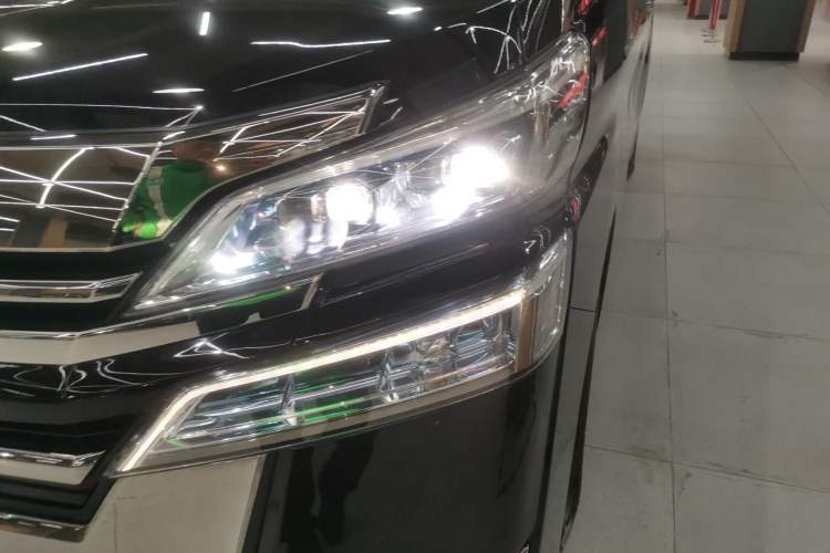 Used Toyota Vellfire 2019 Dual-Engine 2.5L HV Luxury Edition