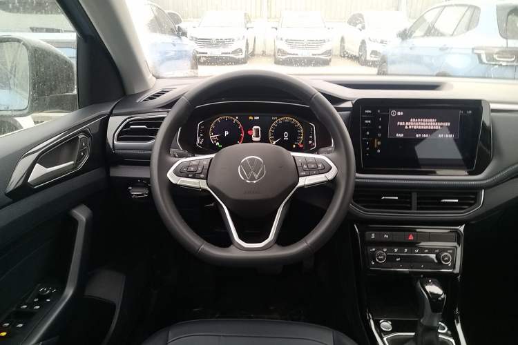 Used Volkswagen Tharu 2025 NewRui 300TSI Prestige Edition