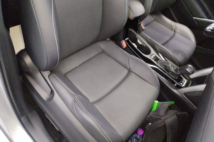 Used Toyota FRONTLANDER 2023 2.0L Smart Electric Hybrid Dual-Engine Deluxe Version
