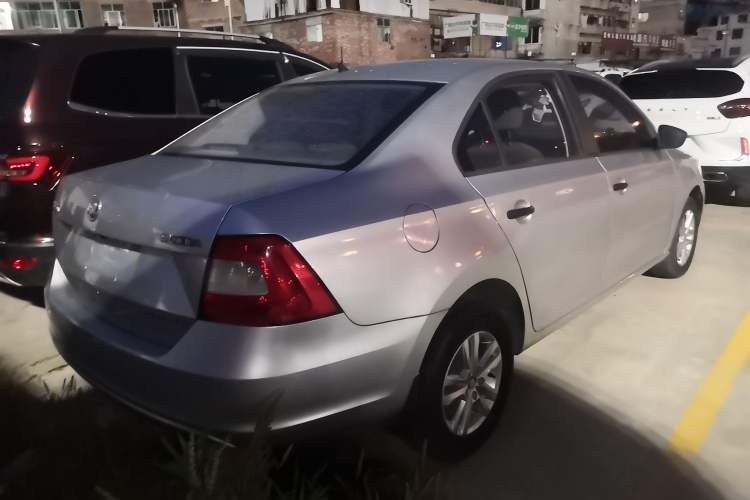 Used Skoda Rapid 2013 1.6L Automatic Enjoyment Model
