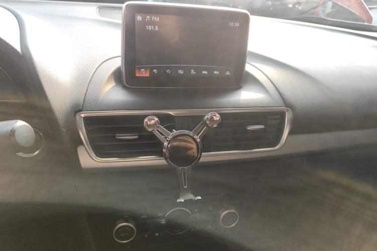 Used Mazda Mazda 3 Axela 2016 Sedan 2.0L Automatic Flagship Model
