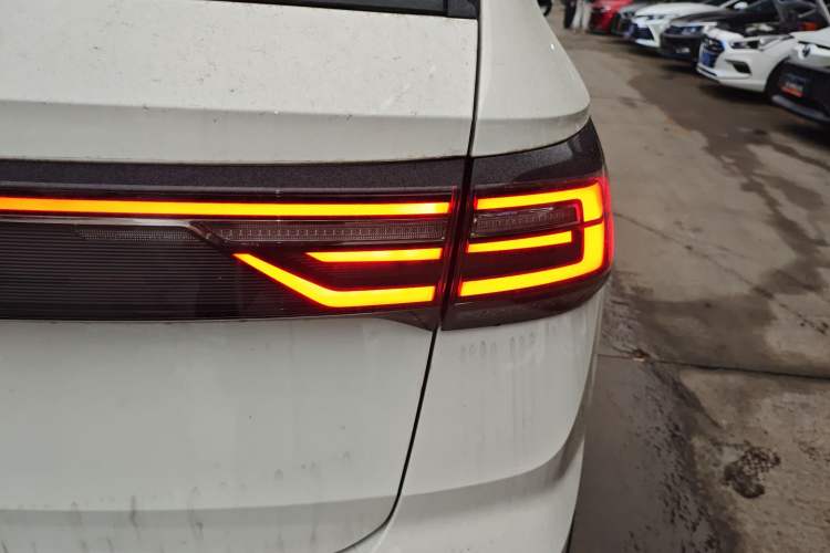 Used Volkswagen Tharu 2023 300TSI Two-Wheel-Drive Full Moon Edition
