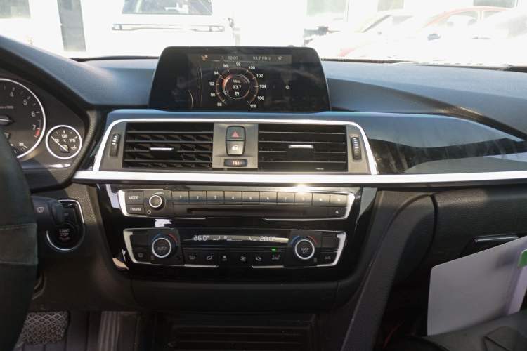 TDK.VehicleDetails.img