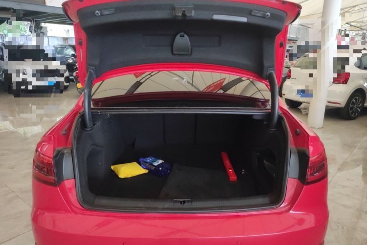 Used Audi A4L 2017 40 TFSI Ambition Edition
