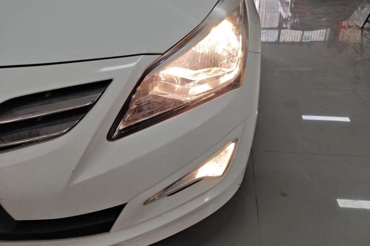 Used Hyundai Verna 2014 1.4L Manual Smart GLS Trim
