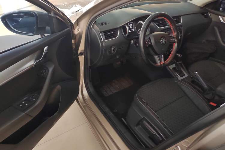 Used Skoda Octavia 2019 TSI230 DSG Luxury Edition