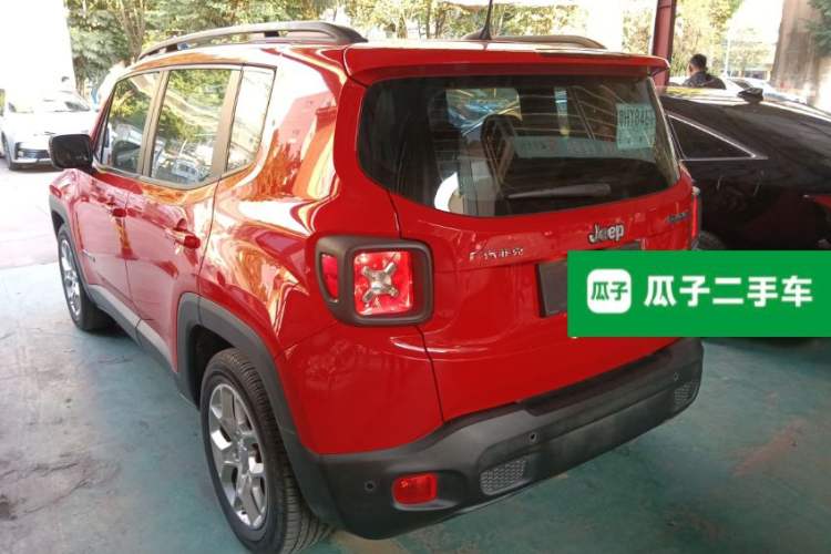 Used  Renegade 2018 Connected Large Screen Version 180T Automatic High-Energy Edition
