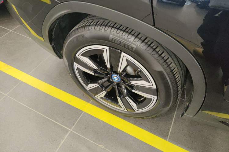 Used BMW iX3 2021 Updated Leading Edition
