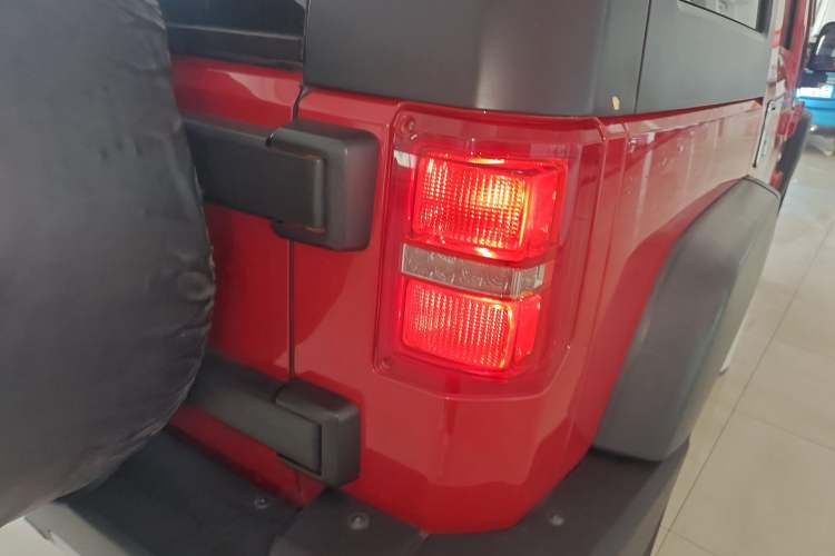 Used  BJ40 2016 40L 2.3T Automatic All-Wheel Drive Premium Edition
